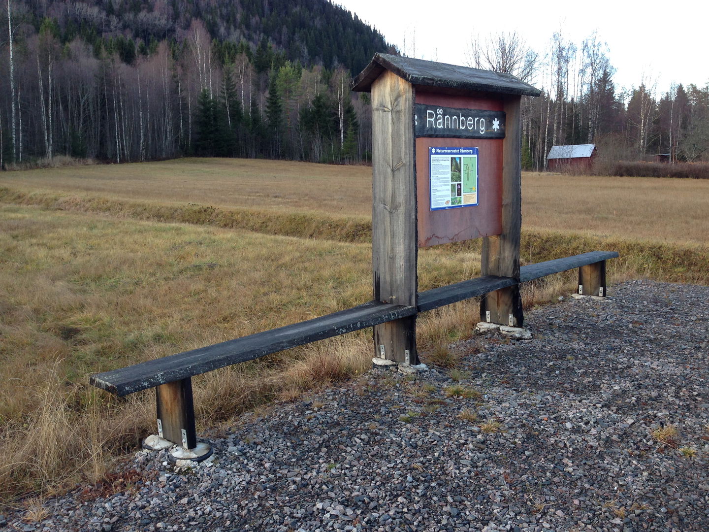 Information om reservatet finns vid parkeringen.