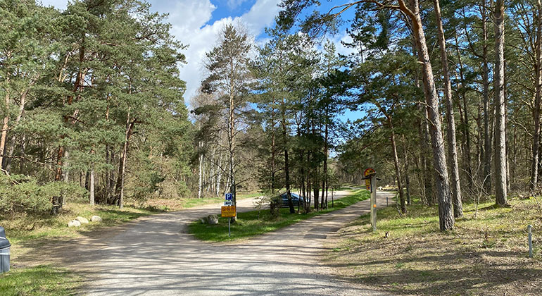 Parkering uppe vid stora vägen.