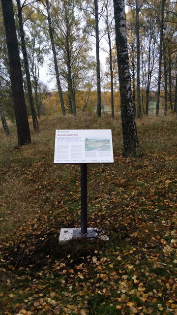 Skylt vid Sanda gravfält