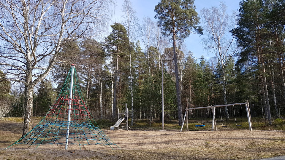 Lekplats vid Fågelöuddebadet. Foto Lidingö stad