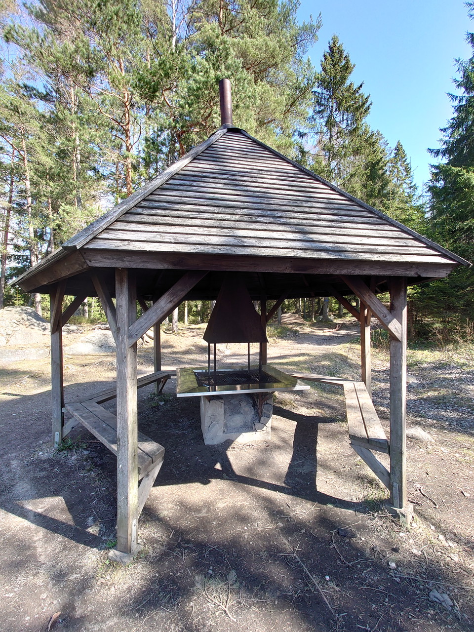 Grillkåta vid Domaruddens badplats