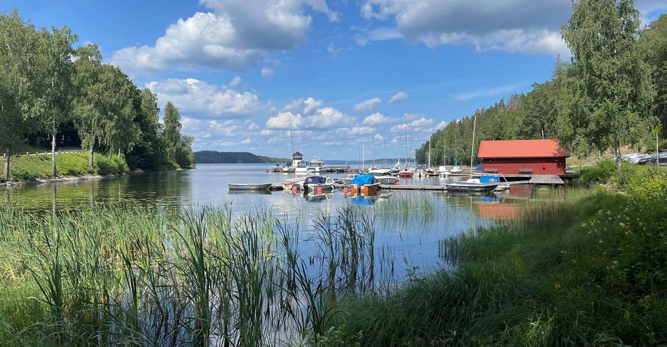Vassviken nedanför Vassviksberget.