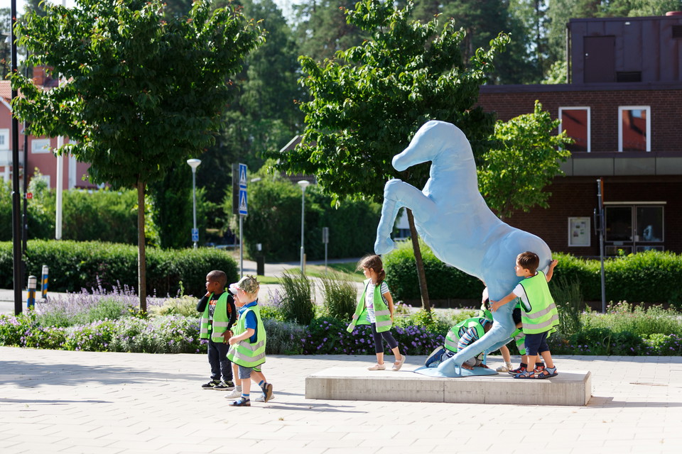 Konstverket Big blue av Linda Bäckström. Foto: Hanna Maxstad.