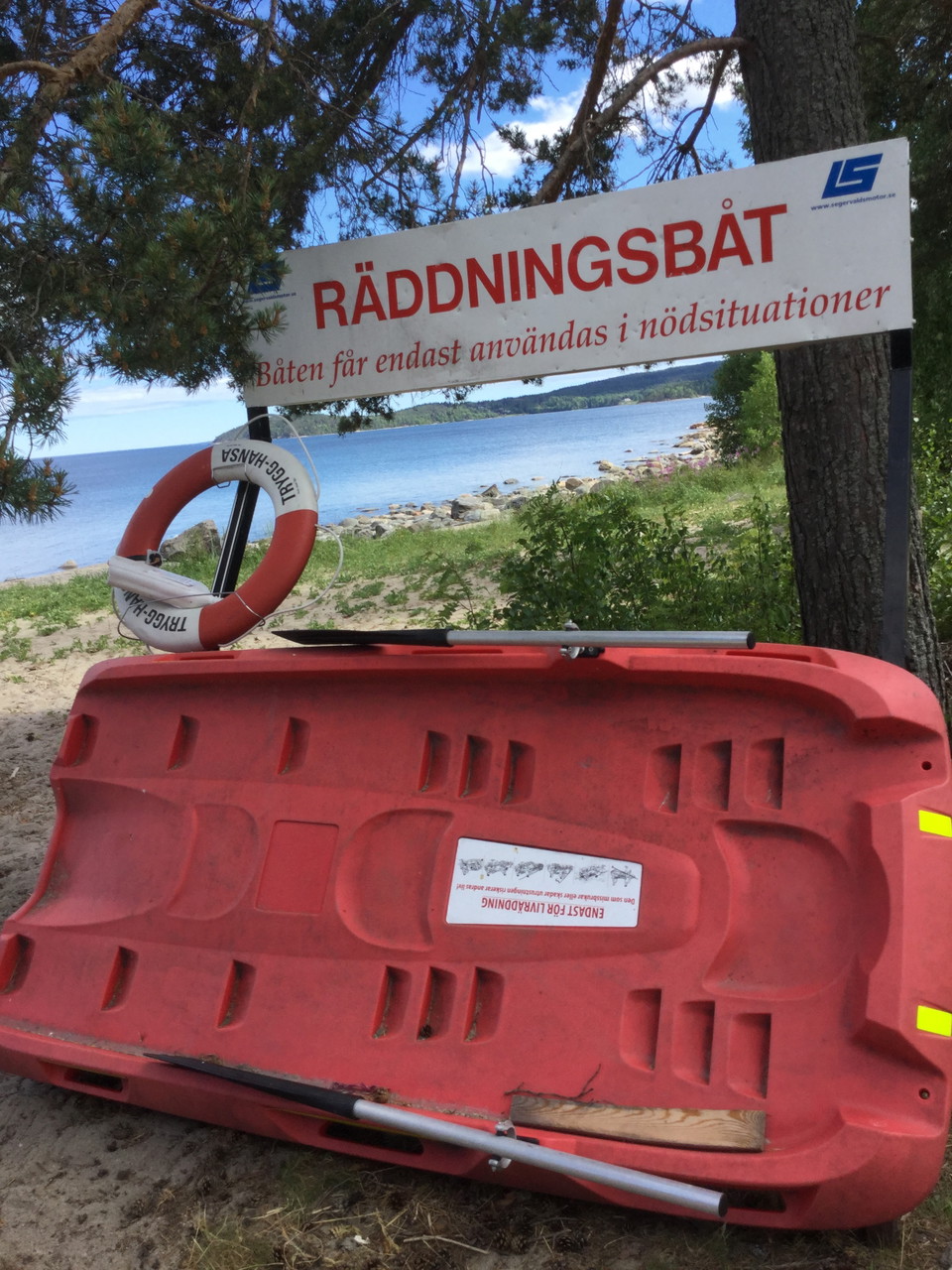 Livbåt och livboj