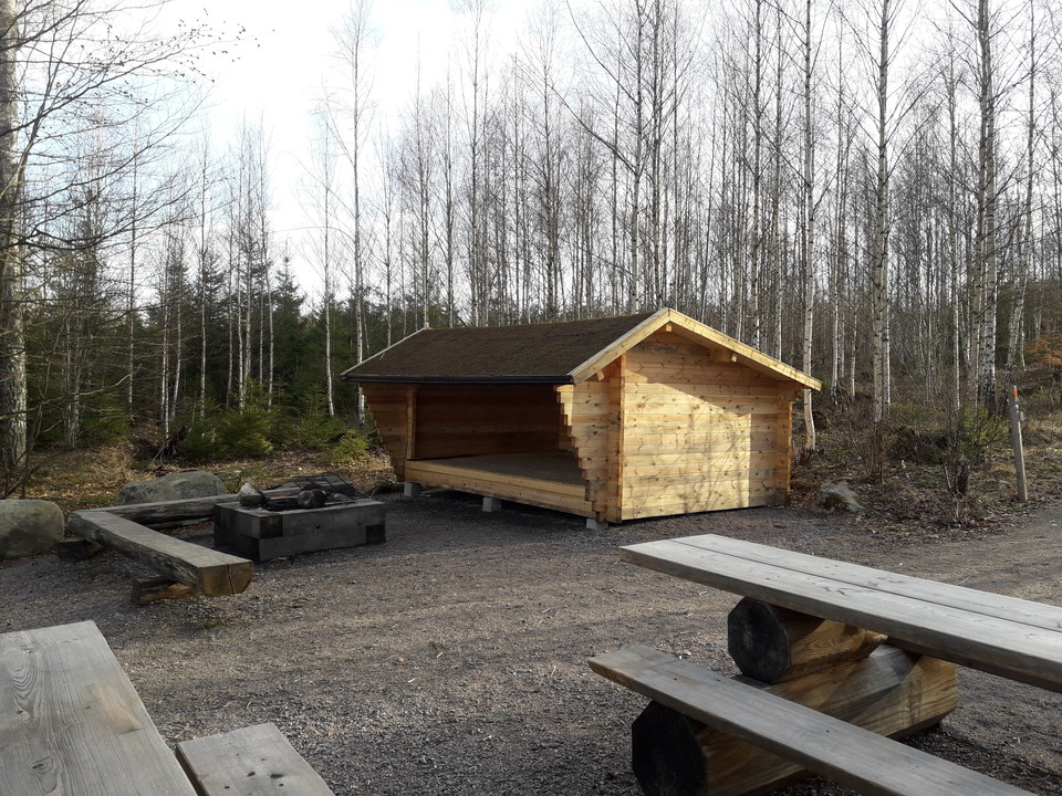 Vindskydd och bänkbord