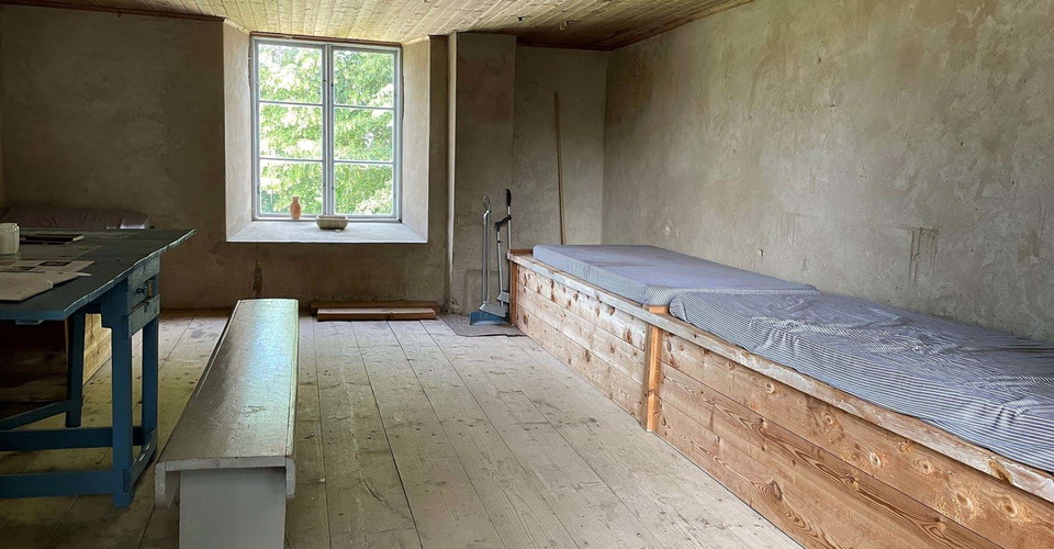 Uppe på vinden av Örberga stenmuseum finns ett enkelt pilgrimshärbärge.
Etapp  Borghamn - Vadstena