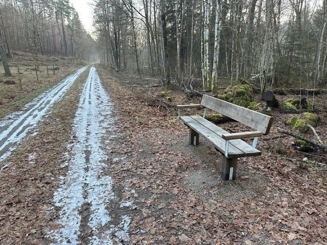 Rastbänk, Käringahejan