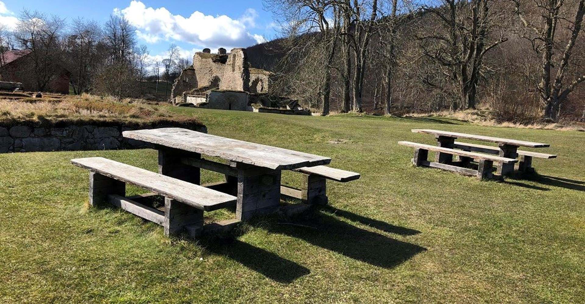 Rastplats vid Alvastra klosterruin
Etapp: Omberg runt
Ödeshög