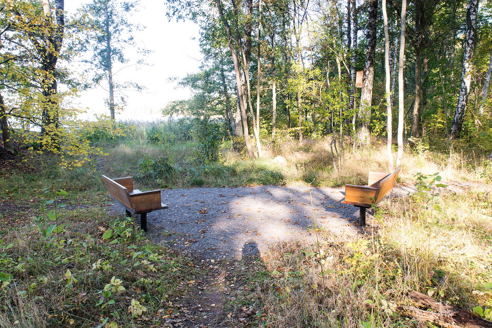 Sittplatser vid Drevviken.