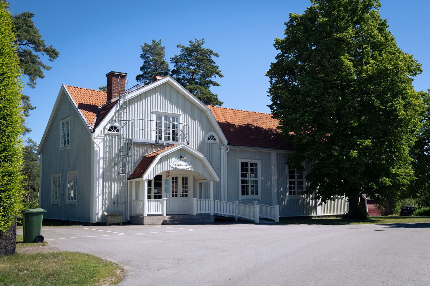Fasad på ett äldre hus