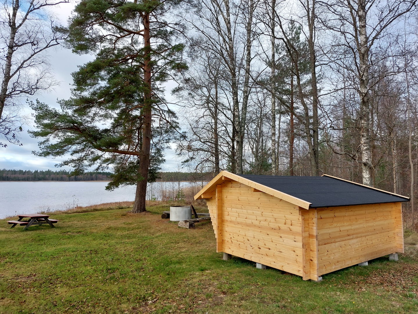 Stocke badplats med friluftsanordningar