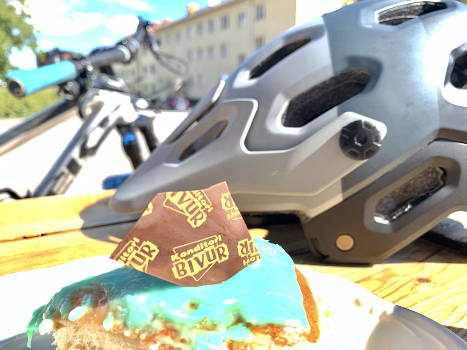 Bivur klassiskt konditori med godsaker för alla cyklister.