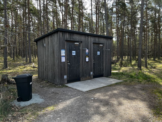 Toalett, Trollskogen