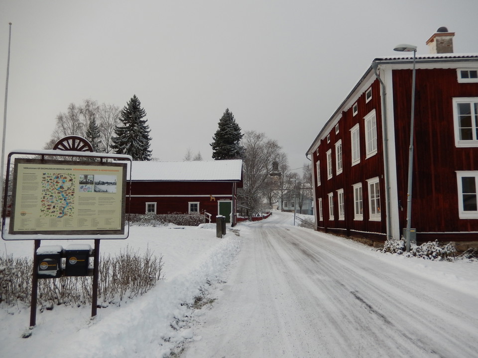 Vy mot Kyrkogatan och Hembygdsgården