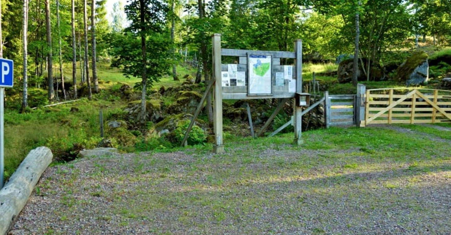 Startplats Öna kulturreservat med parkering och informationsskylt
Etapper: 
Öna-Ulrika, Linköping
Trollegater-Öna, Linköping