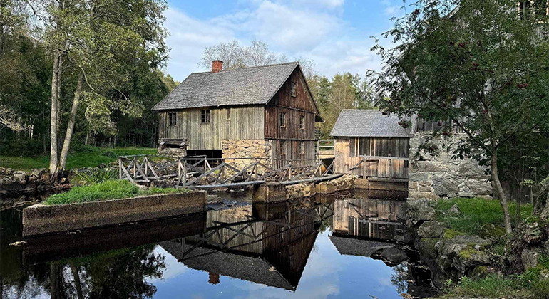Gundrastorp och Ekholmens kvarn ligger strax utanför reservatet längs rundslingan Vittsjön runt.
