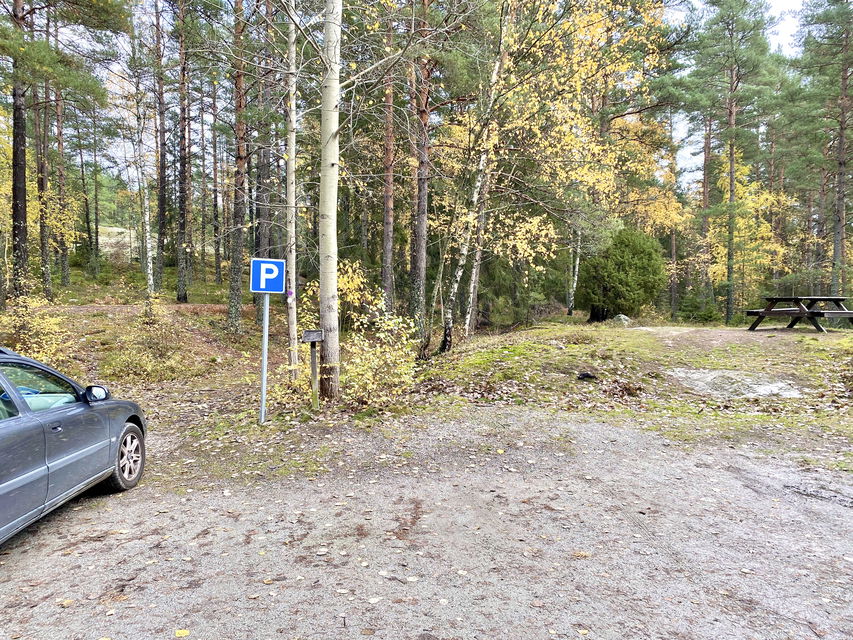 Parkering vid Ensta. Foto: Mats Larshagen.