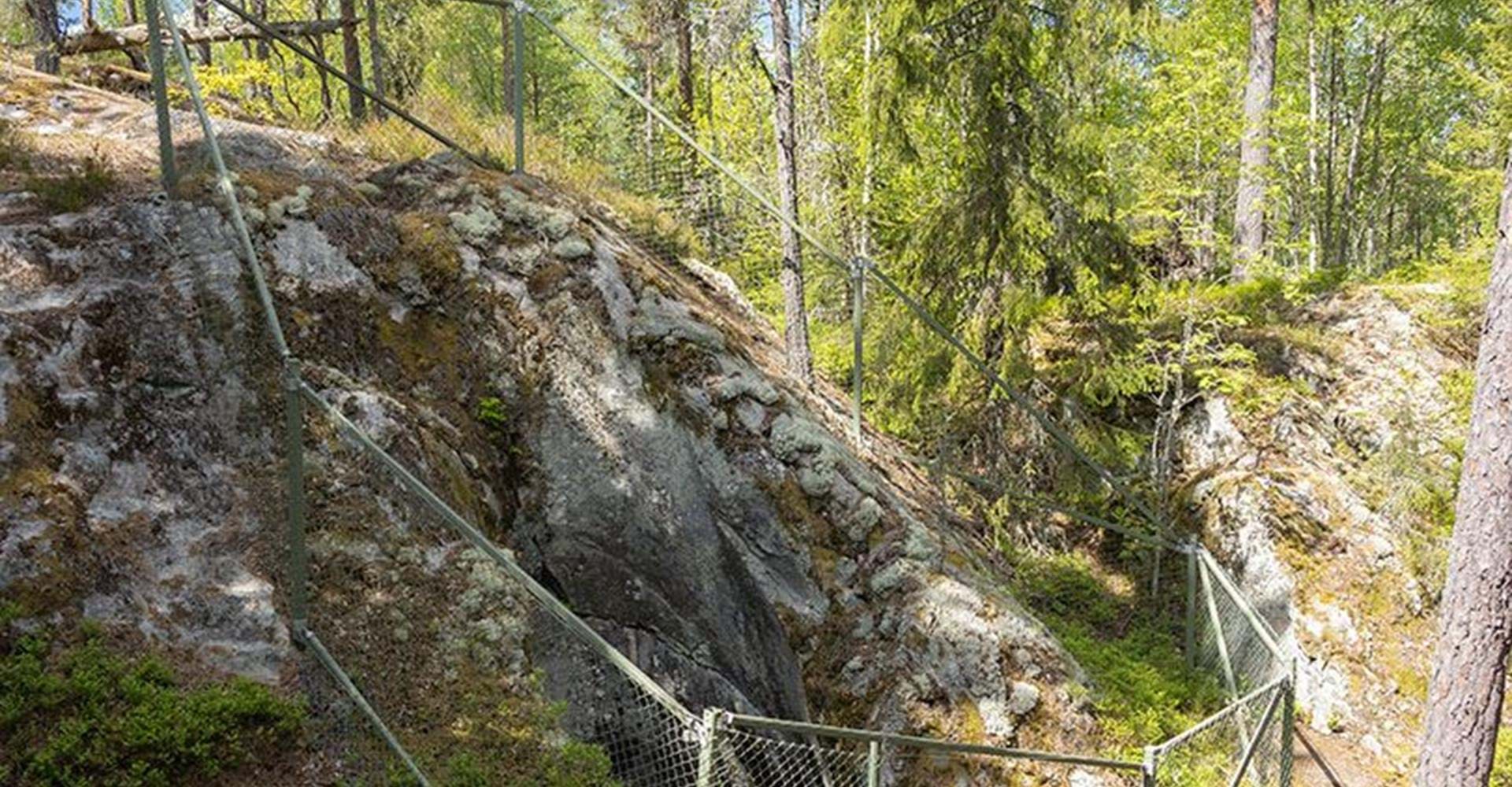 Perkils kättil, jättegryta