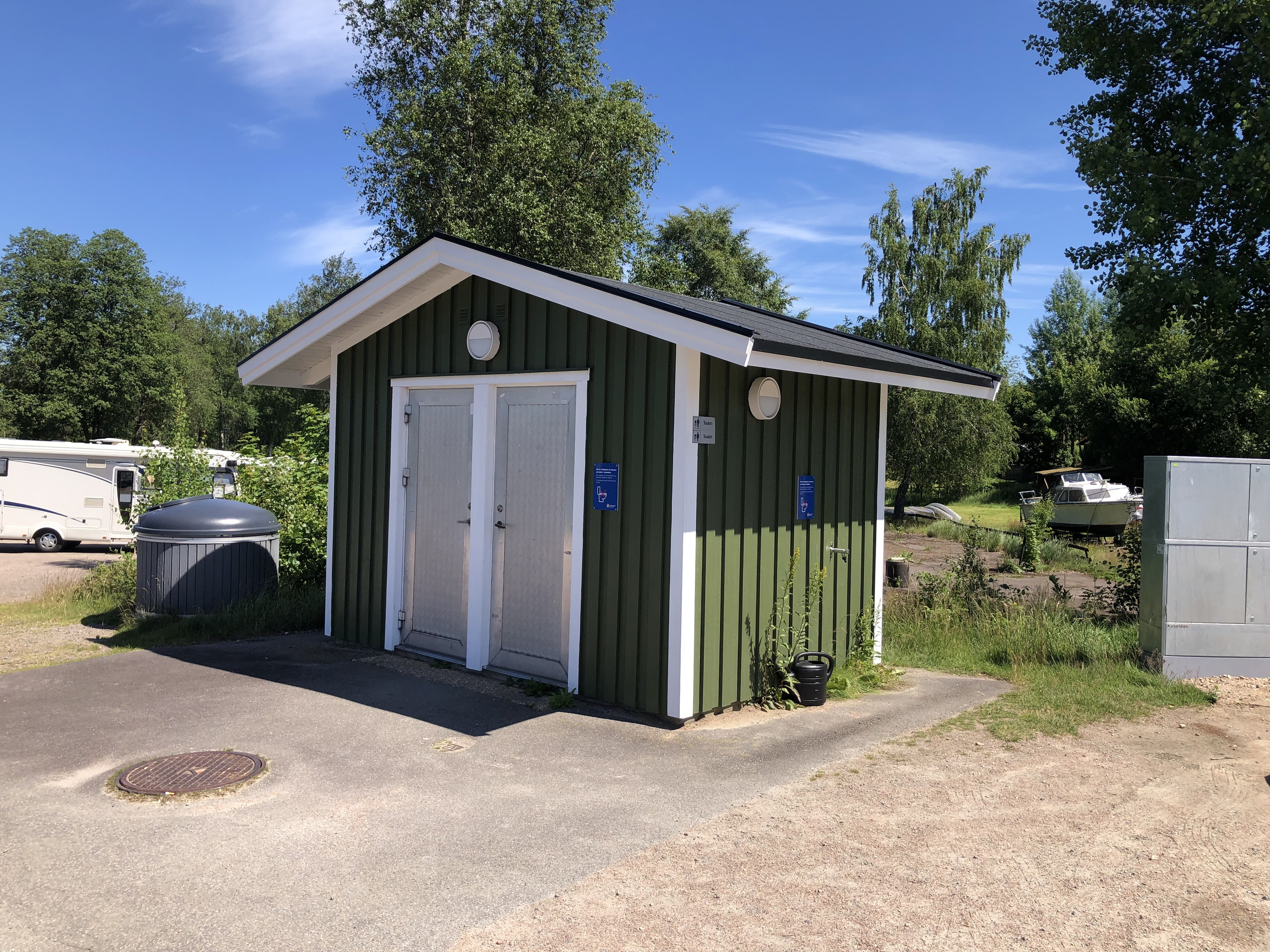 Toalett, Fegen