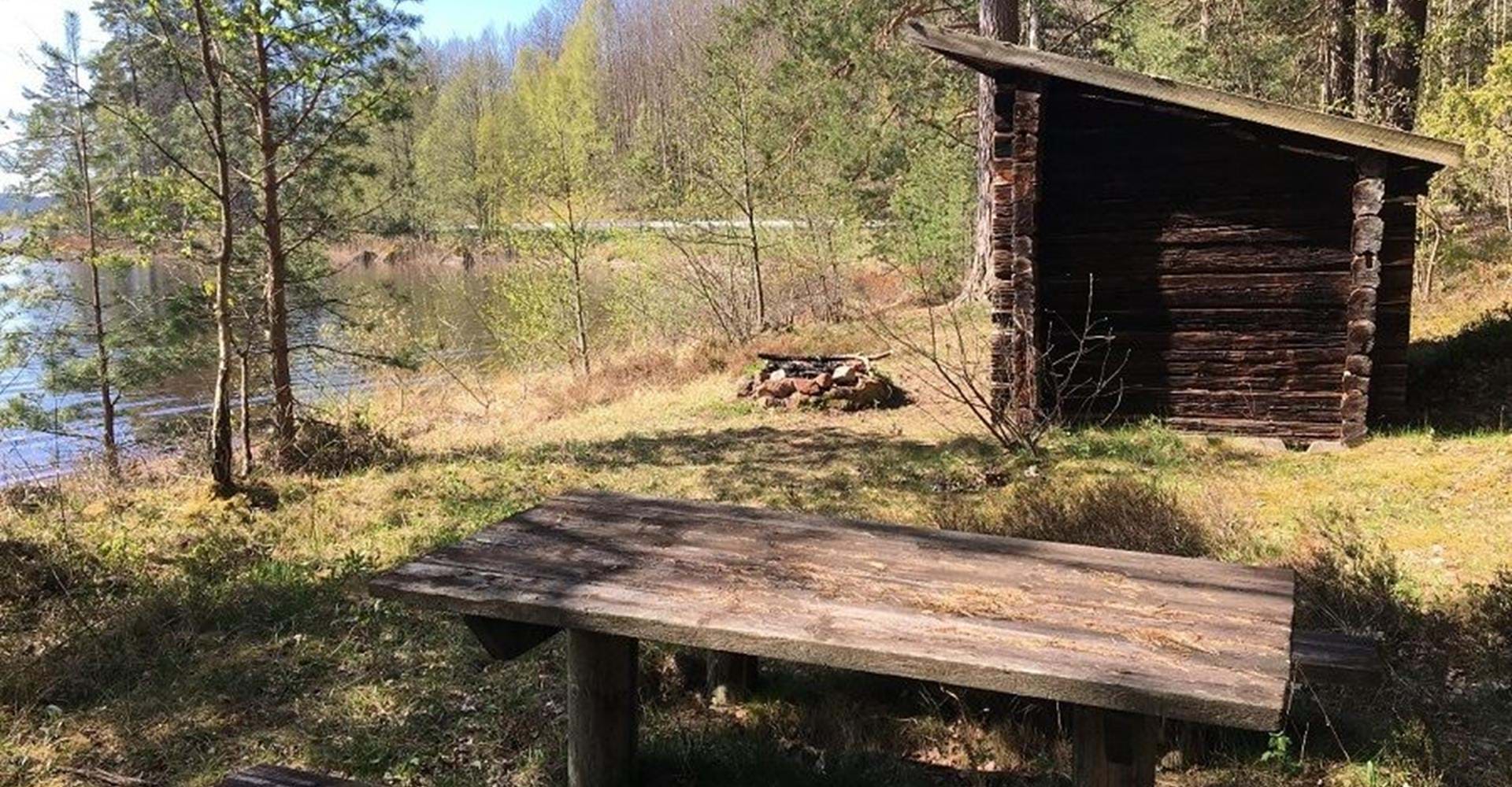 Nästångens naturreservat, rastplats med tak
Etapp: Smedstorp - Norra Vi.
Ydre