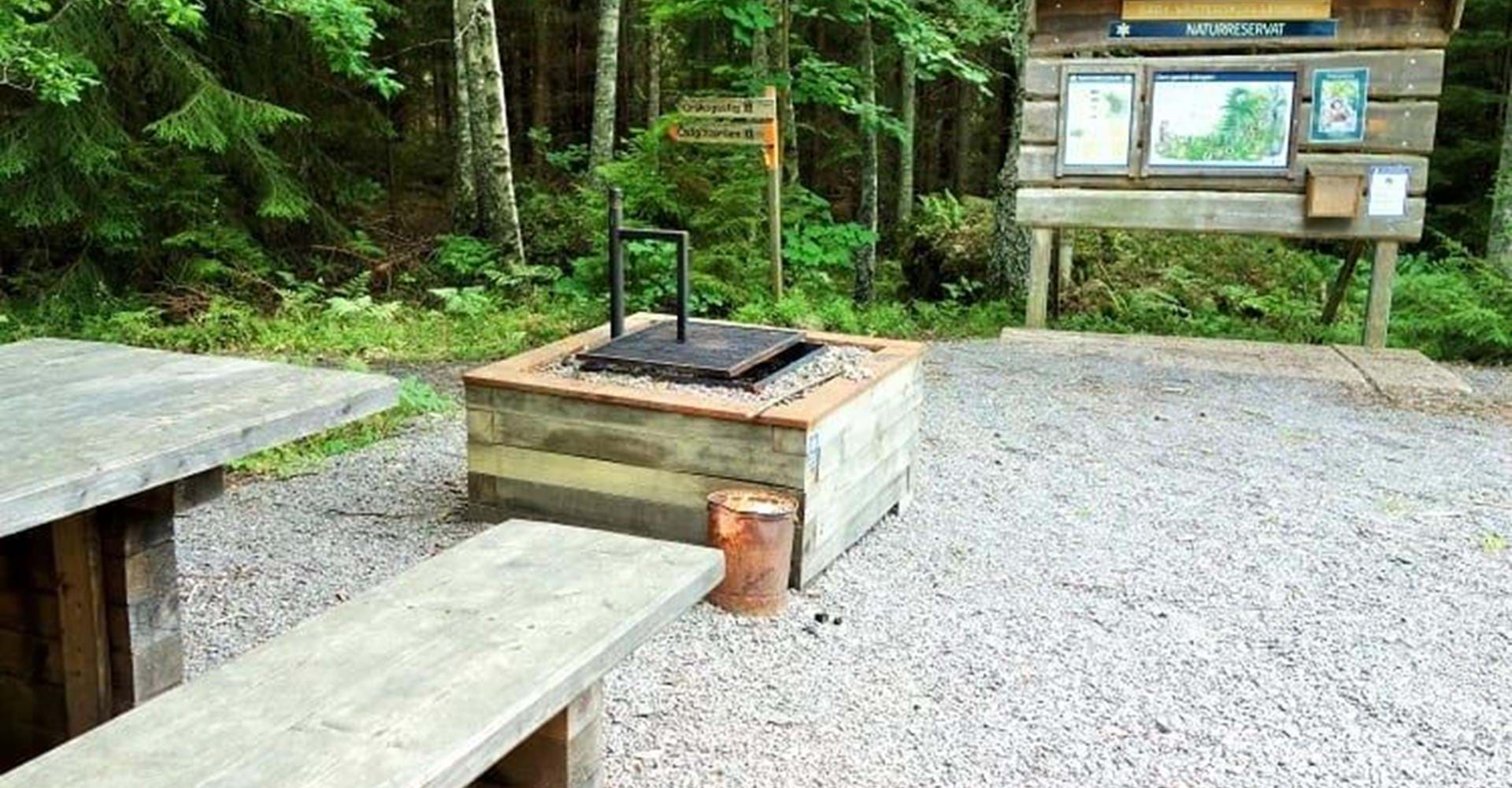 Säby Västerskog, grillplats och parkering