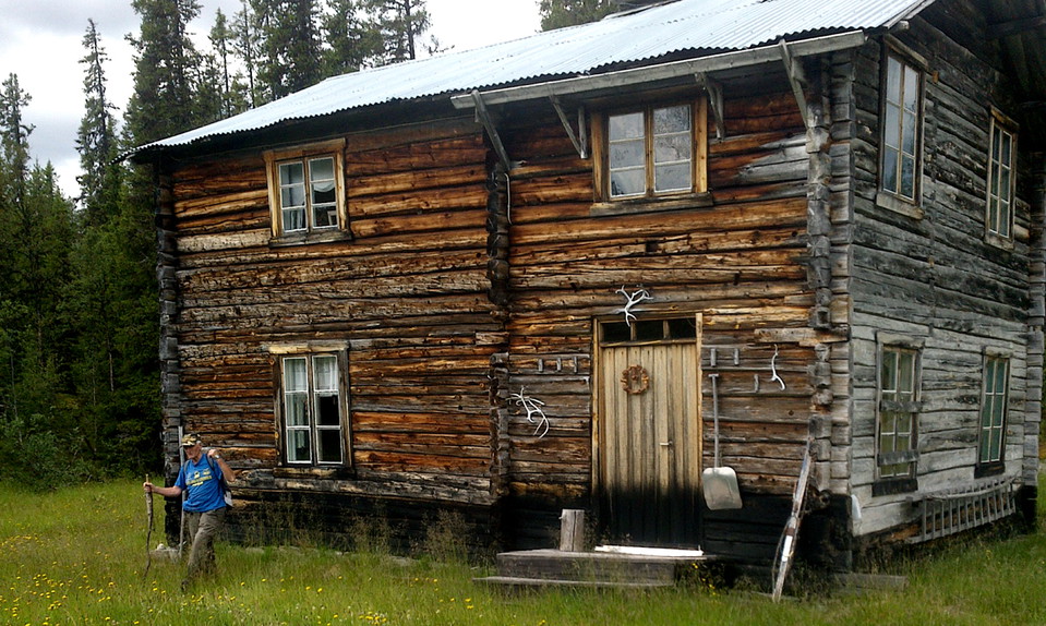 Stor timrad byggnad, Mor Sönnes stuga
