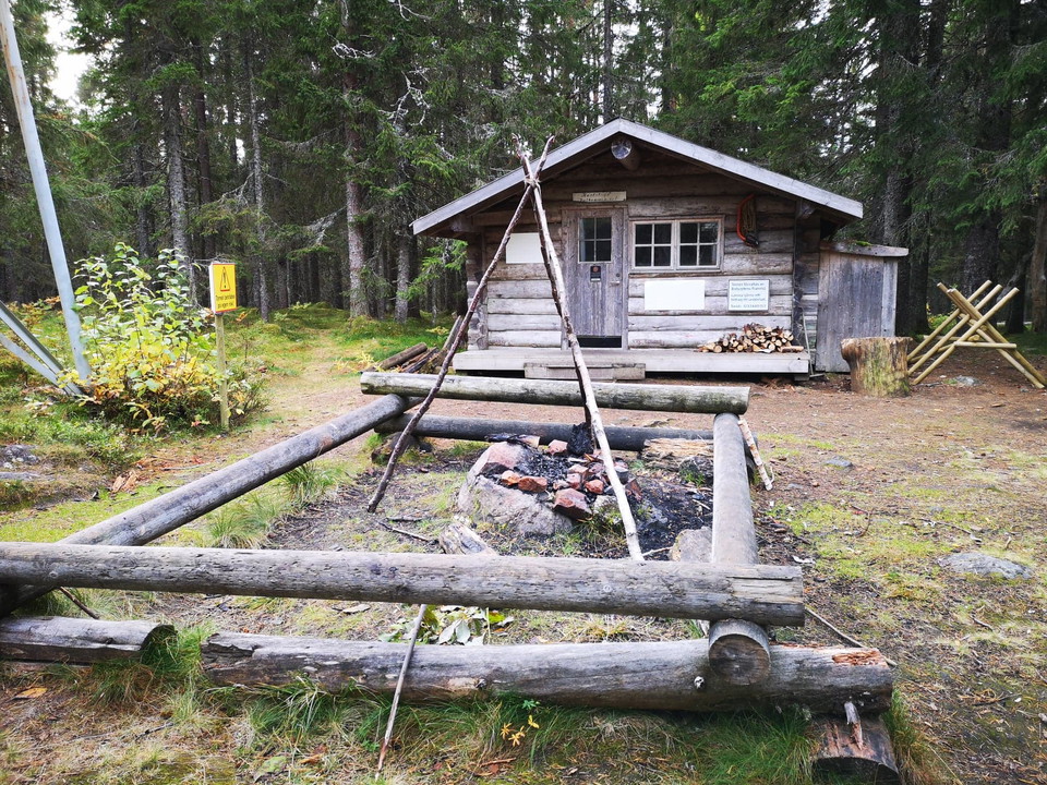 Raststuga och grillplats