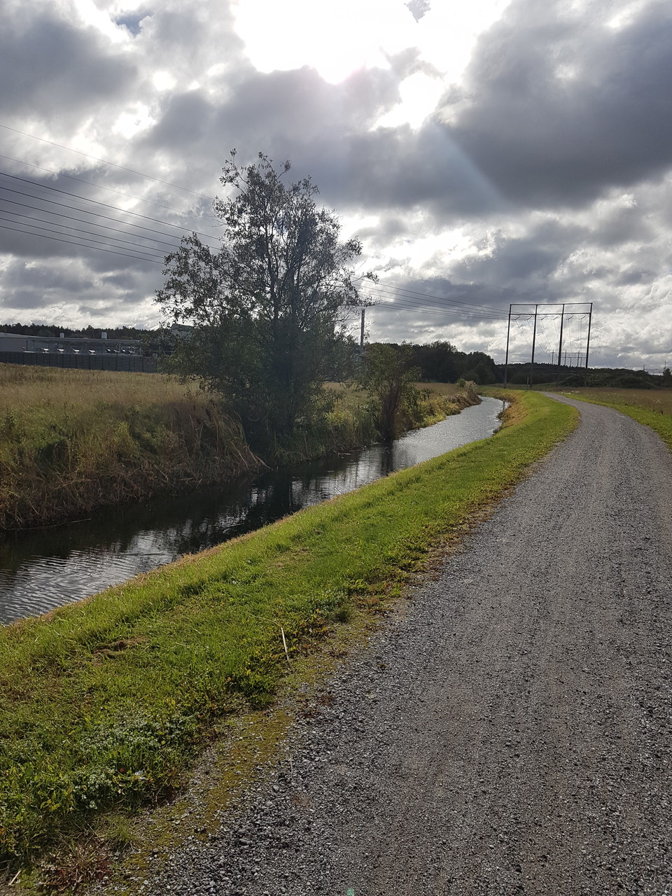 Upplevelsestråket utmed Väsbyån mot Älvsunda.
