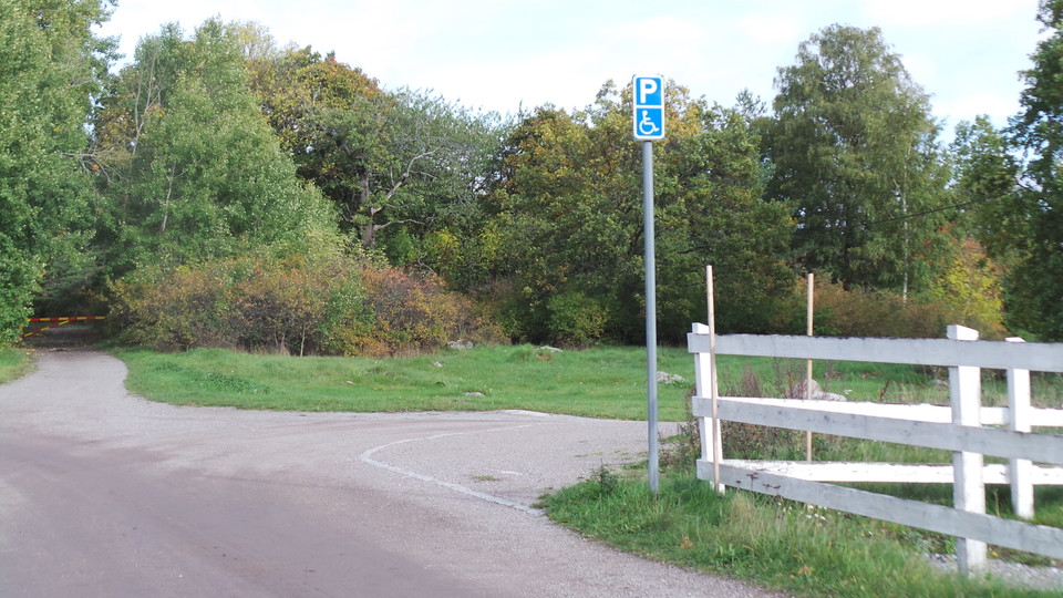 Handikapparkeringen vid Säby gård