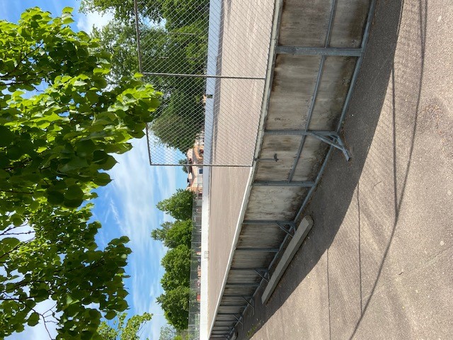 Ishockeyrink sommarbild