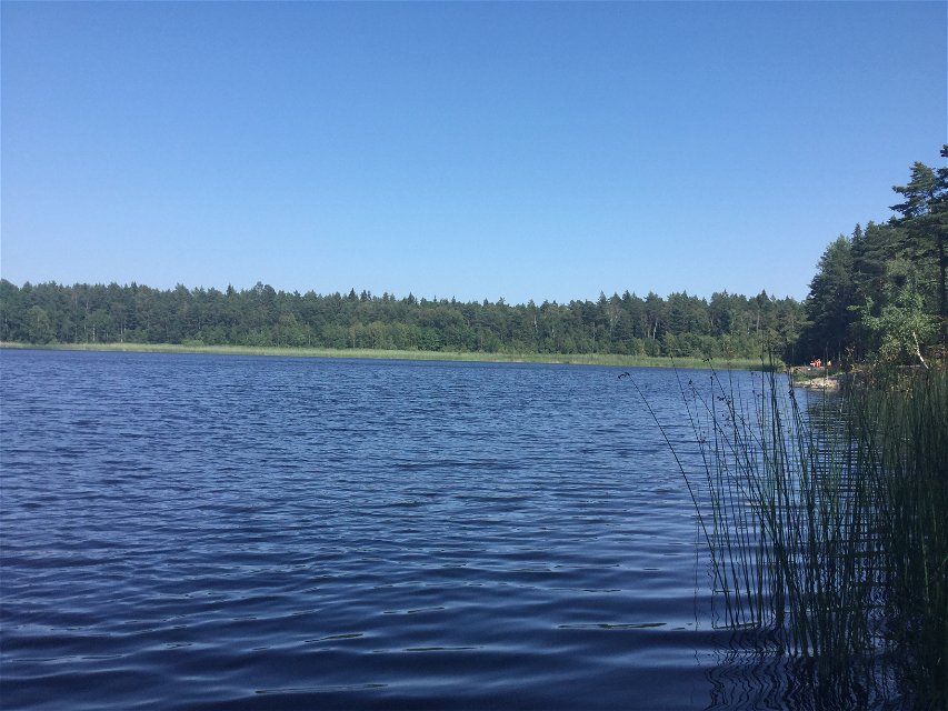 Skön sommardag vid sjön Kornan.