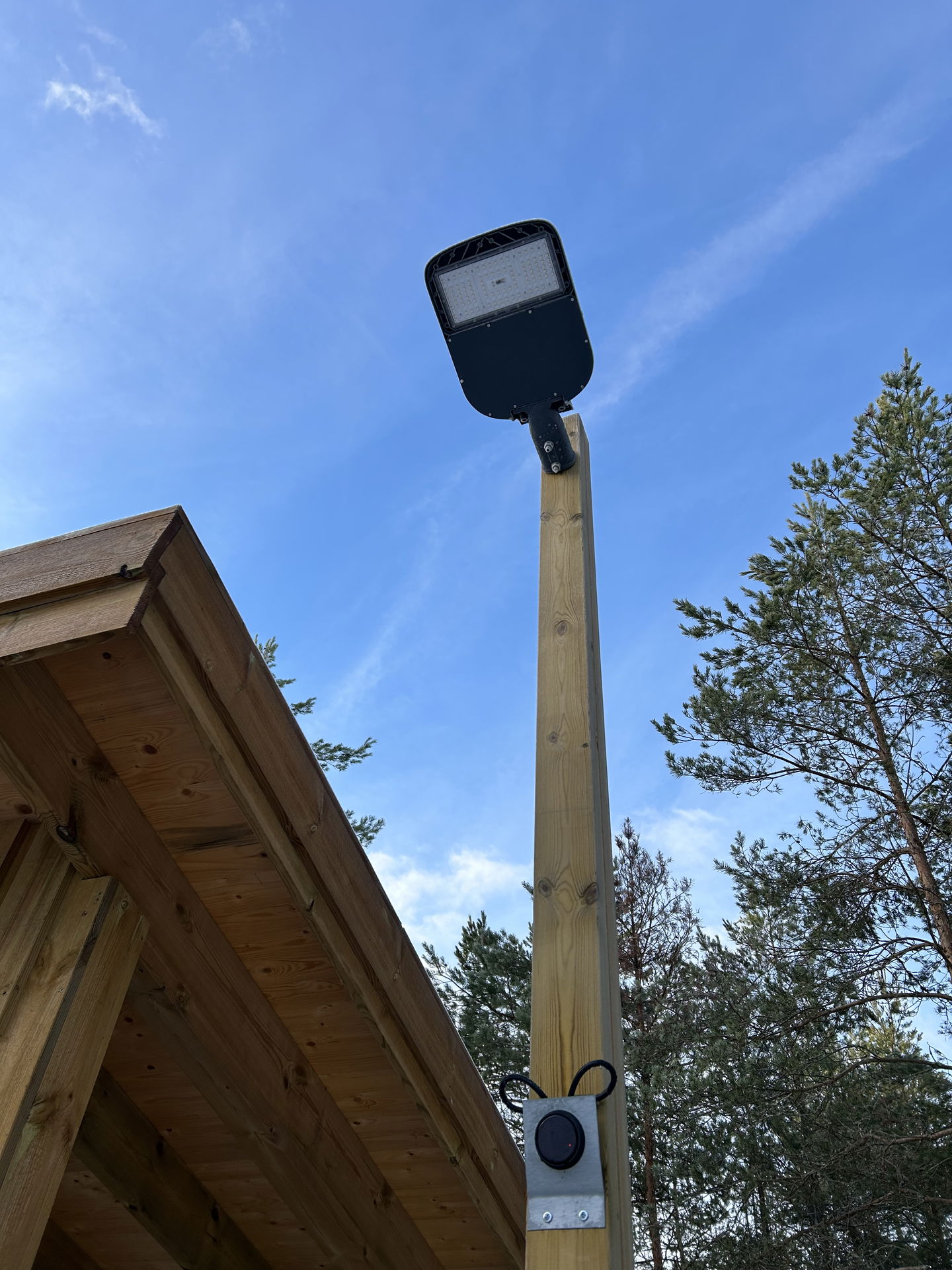 Belysning vid vindskyddet