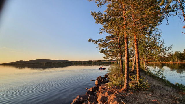 Kvällspaddling i solnedgången