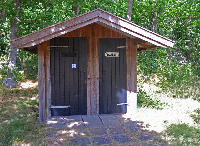 Hallarum toalett