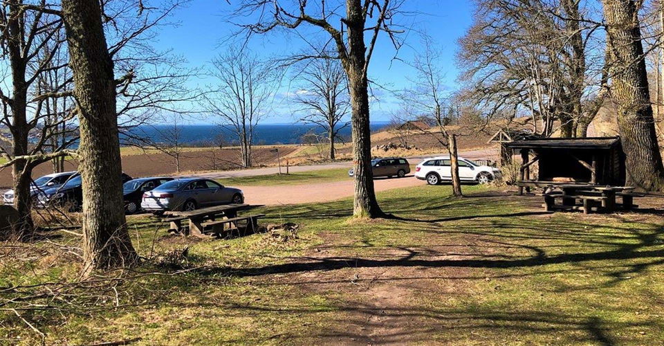 Parkering Almalyckan. 
Etapp: Omberg runt, Signaturleden. 
Ödeshög