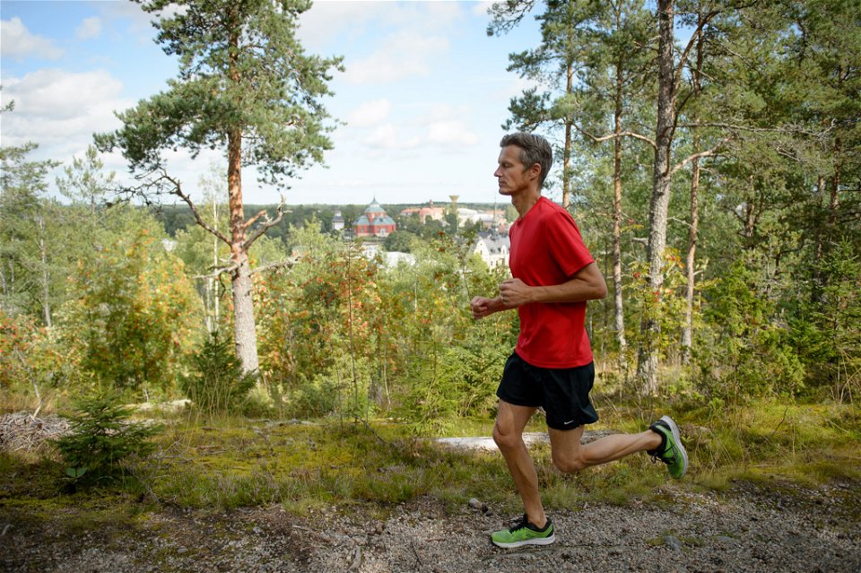 Joggingtur med maxad vy över Söderhamns stad