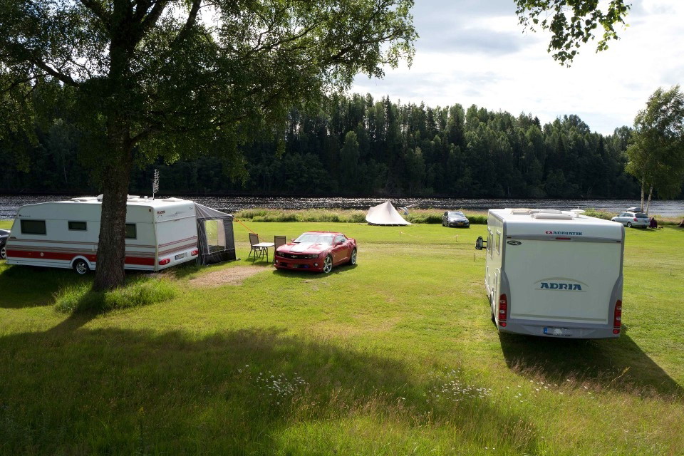 Utsikt över Klarälven från Storängens camping i Ransäter.