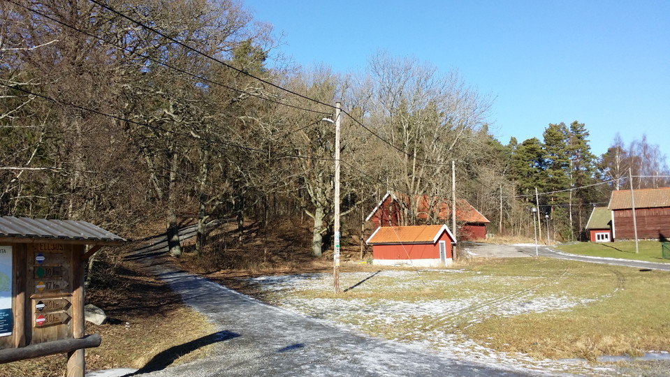 Starten för motionsspåren vid Grönsta gärde. Foto Lidingö stad