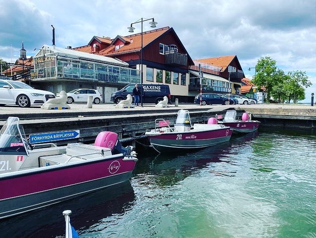 Våg – båtuthyrning vid Fiskarehamnen