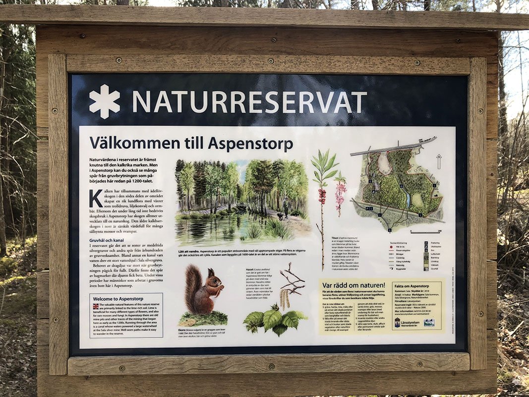 Informationstavla över naturreservatet Aspenstorp.