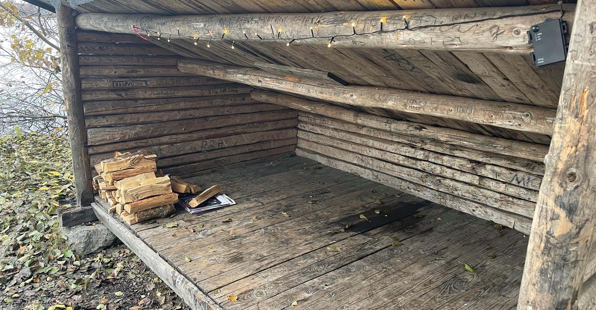 Vindskydd vid Svimmersviken, Västerby lövskogars naturreservatEtapp: Vårdnäs - HovetorpLinköping