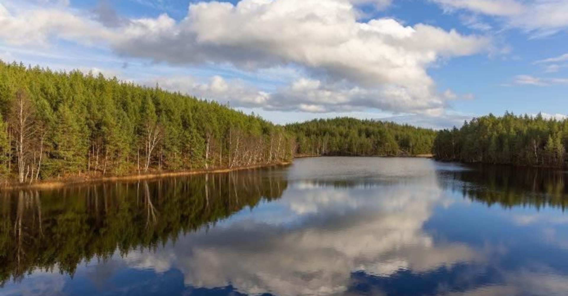 Vacker miljö vid Lilla Mörtsjön.
Etapp: Malexander-Smedstorp.
Kinda, Boxholm.