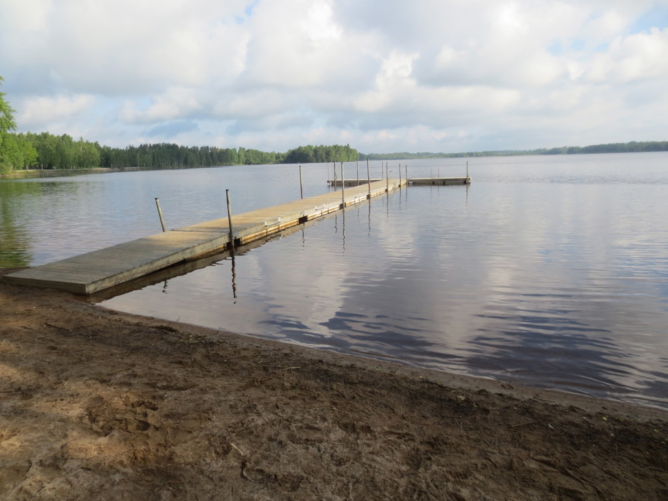 Badbrygga och sandstrand