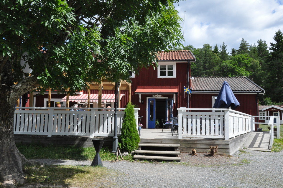 Mysig servering vid Domaruddens friluftsgård