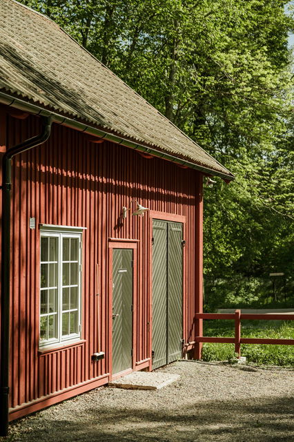 Röd byggnad i Borgvik