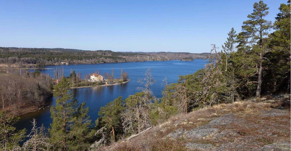 Vacker utsikt från Vassviksberget
Etapp: Norra Vi runt, Norra Vi - Österbymo och Smedstorp - Norra Vi.
Ydre