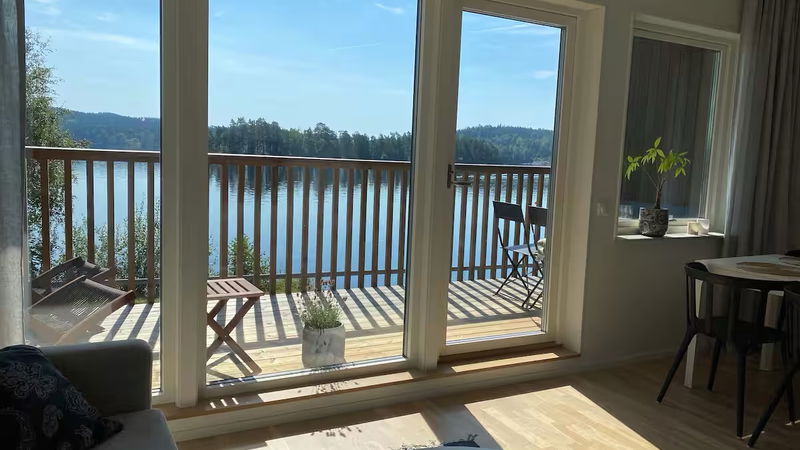 Modern gäststuga i Bunn