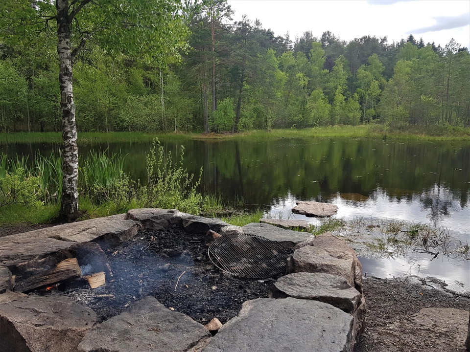 Grillplatsen ligger precis vid Sandrakärret.