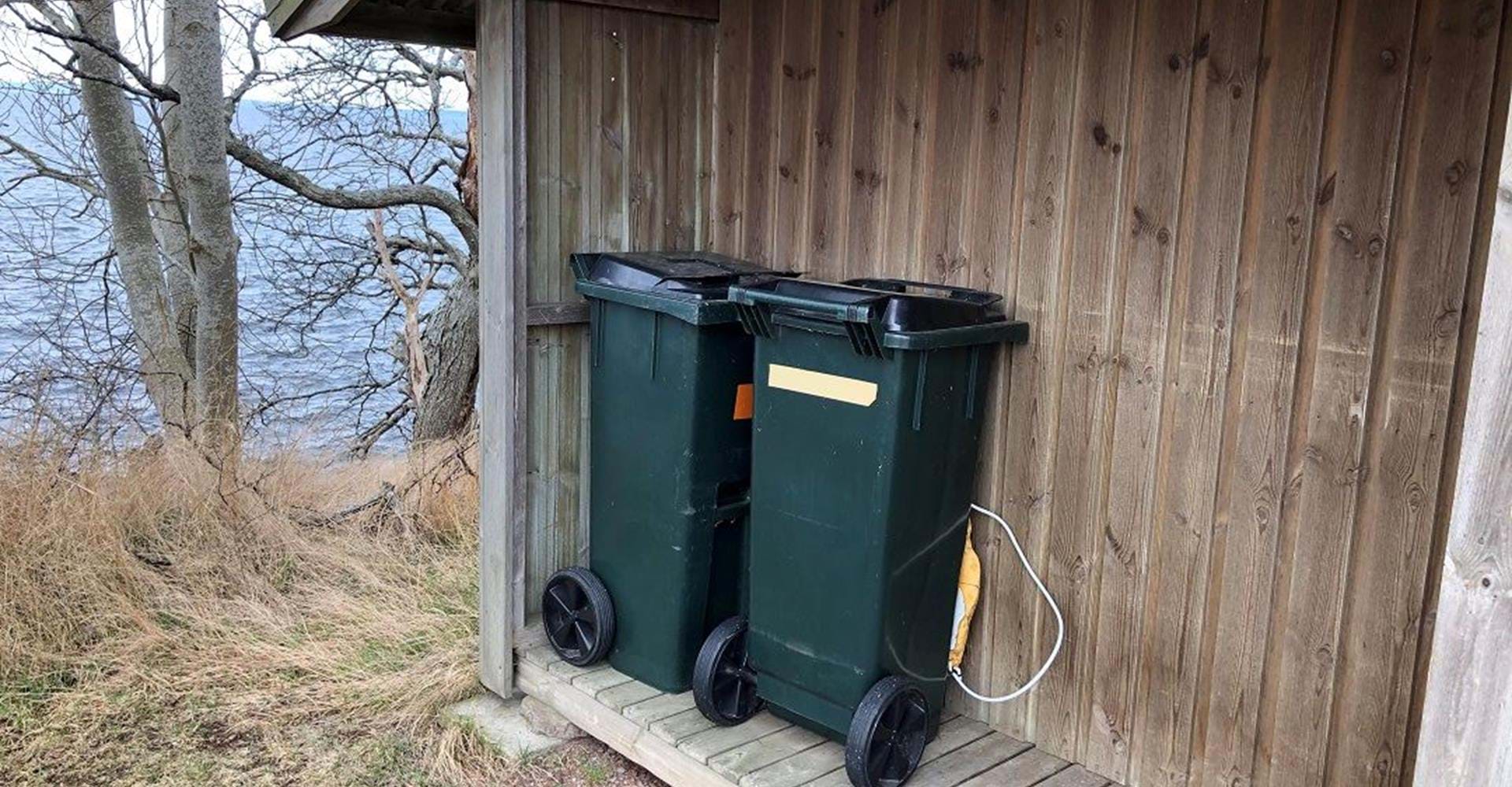 Soptunnor vid torrdass nära Sverkerskapellet. 
Etapp: Ödeshög-Omberg. 
Ödeshög
