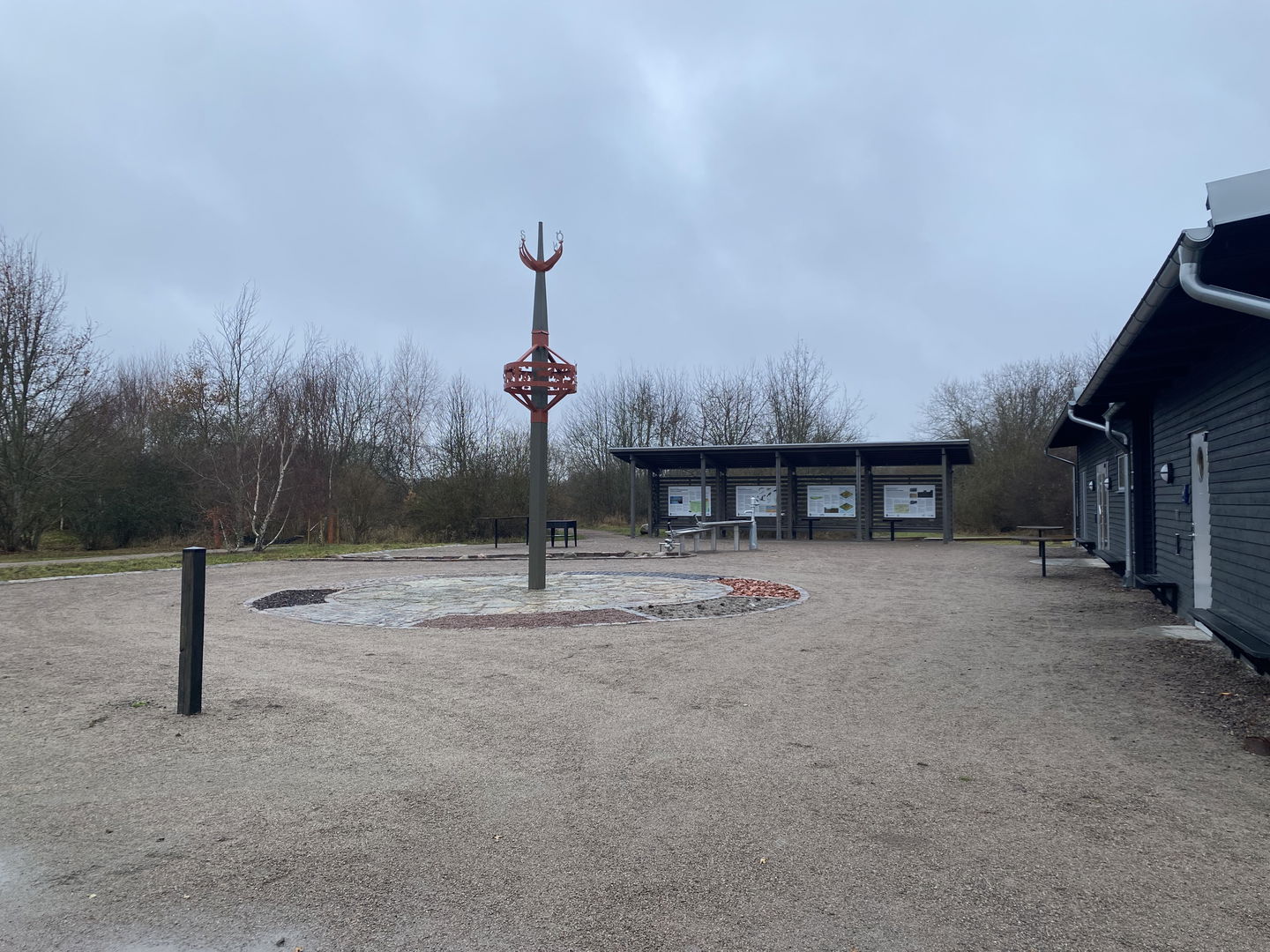 Bakgården till Naturens hus